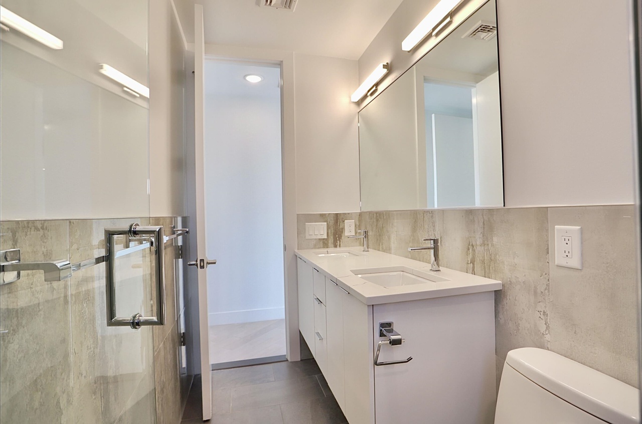 Luxurious Master Bathroom